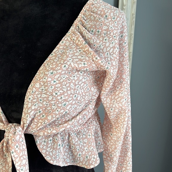 Princess Polly Pink Floral Tie Front Crop Top Size 6 Plunge Neckline BOHO - Picture 3 of 7